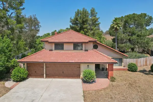 2432 Live Oak Road, Escondido, CA 92029