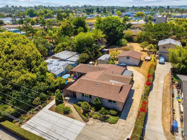 1565 Chestnut Avenue, Carlsbad, CA 92008