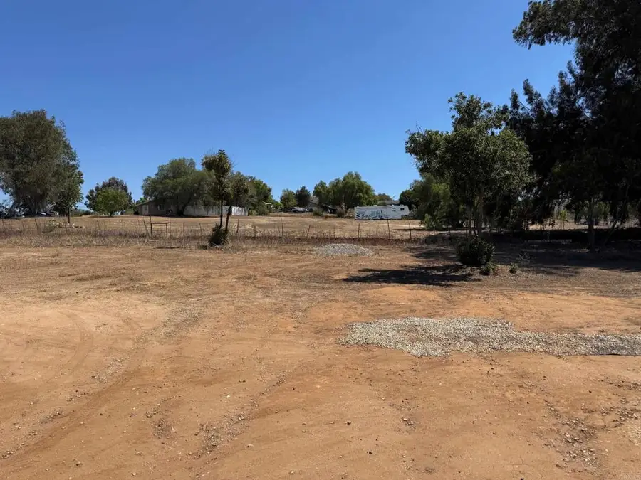 2055 Riviera Dr, Vista, CA 92084 - Image #2