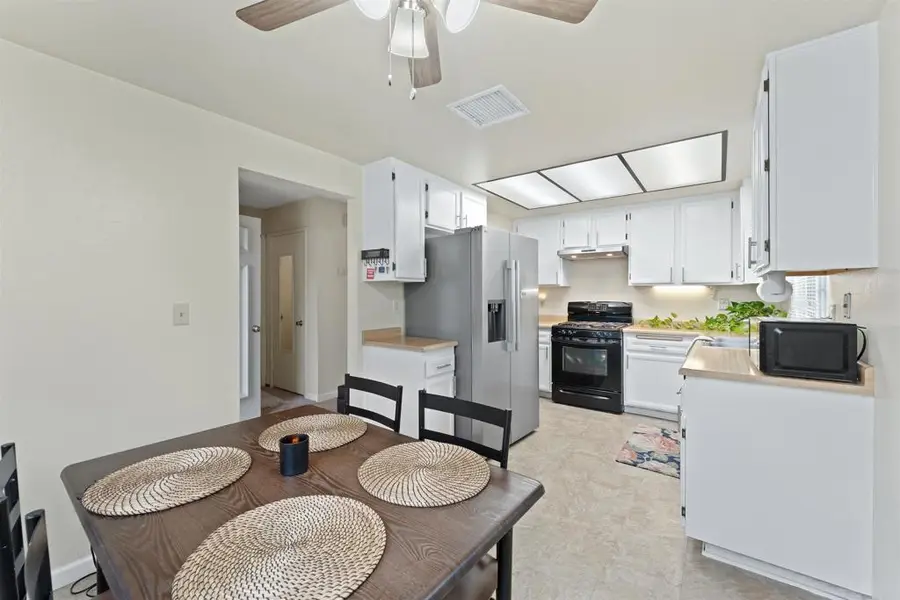 472 Devonshire Gln, Escondido, CA 92025 - Image #3