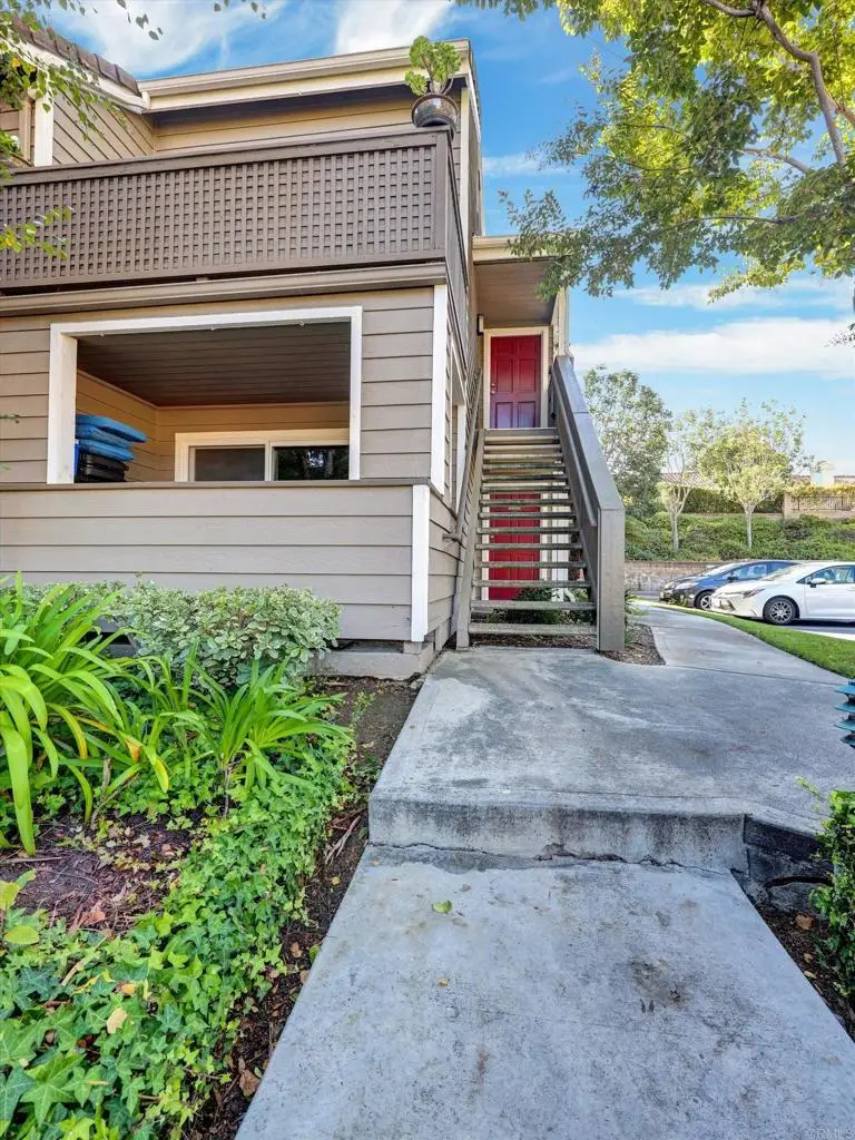 1091 Shadowridge Drive #114, Vista, CA 92081 - Image #2