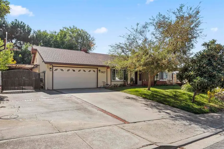 1427 Kingston Drive, Escondido, CA 92027 - Image #2