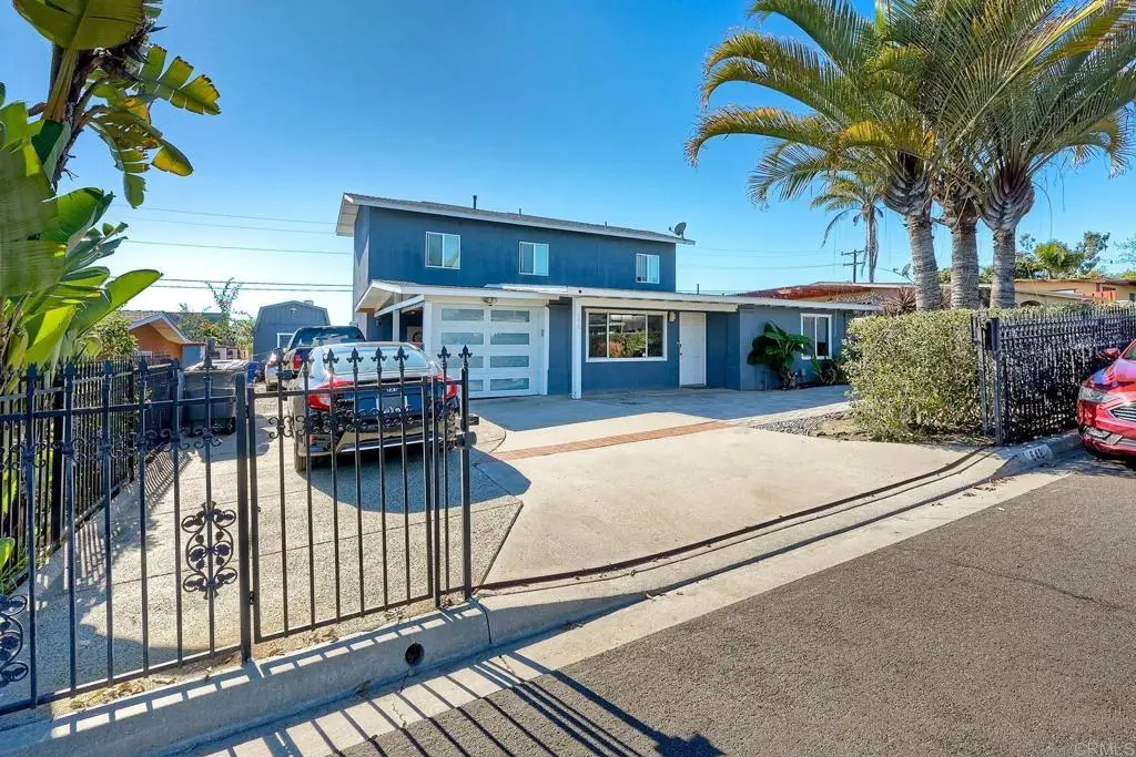 648 Cocapah St, Vista, CA 92083 - #1