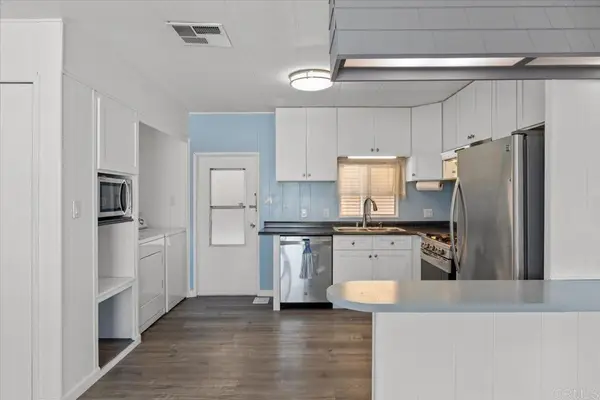 718 Sycamore Avenue #109, Vista, CA 92083