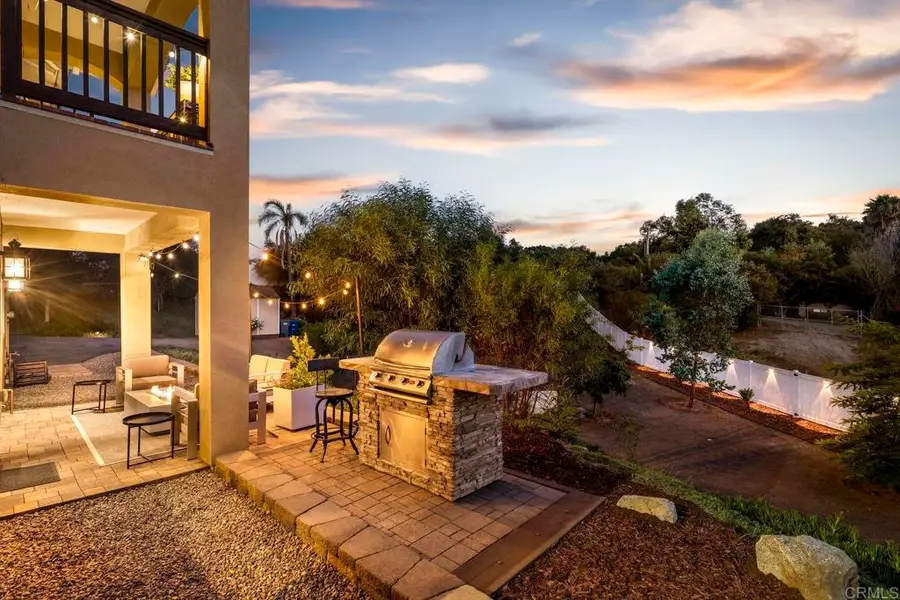 27636 Mountain Meadow Road, Escondido, CA 92026 - Image #2