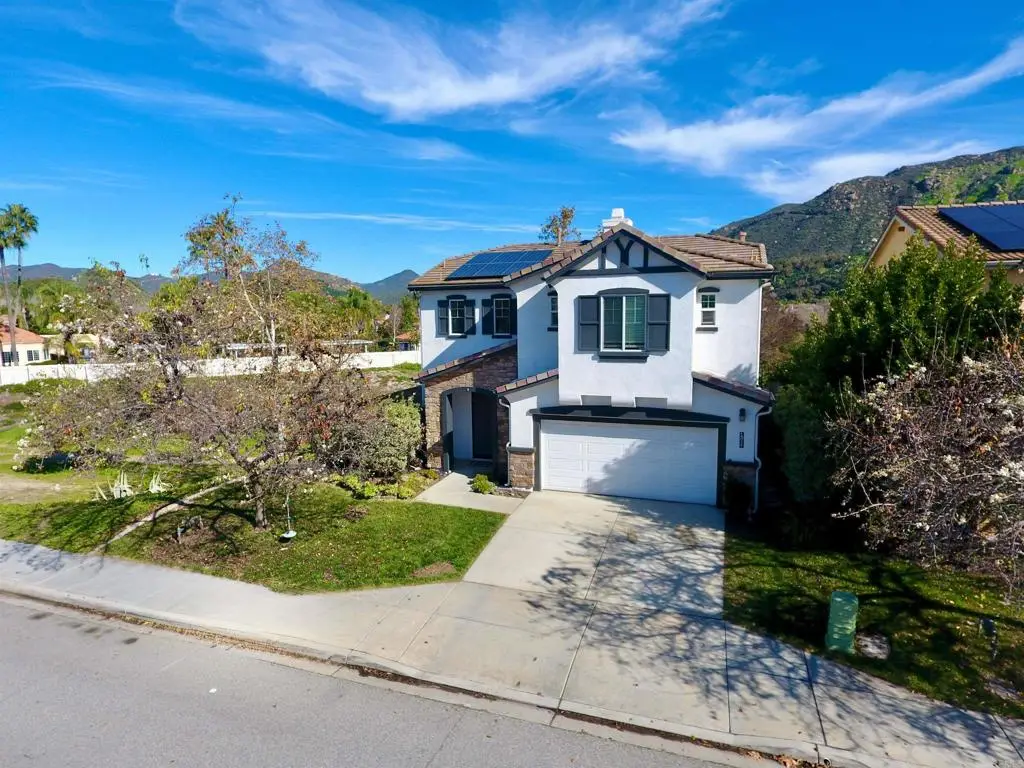 4163 Lake Circle Drive, Fallbrook, CA 92028 - Image #1