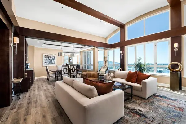 3890 Nobel Drive #2102, San Diego, CA 92122