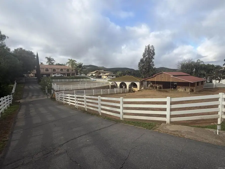 29950 Robbie Ln, Vista, CA 92084 - #2