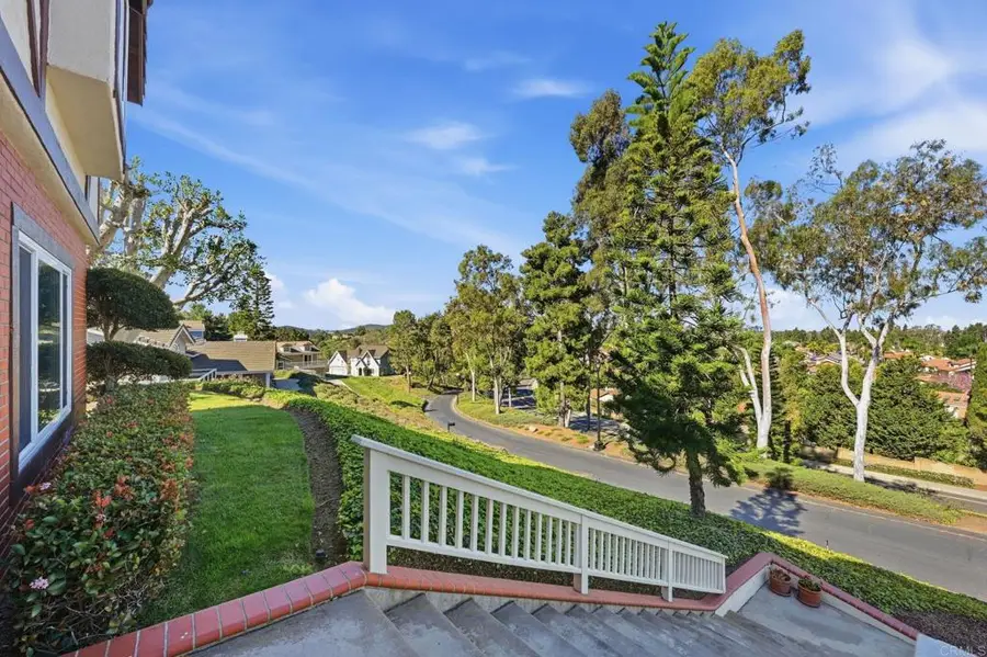 2525 Dundee Way, Vista, CA 92081 - #3