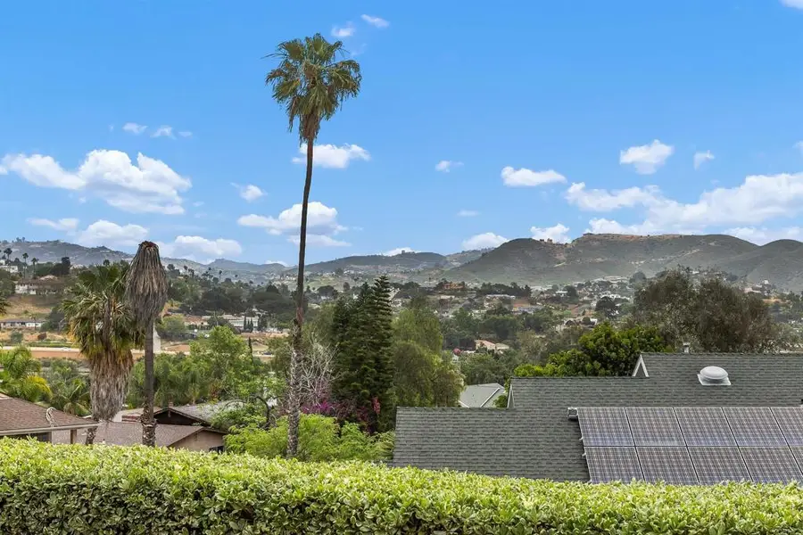 220 Journeys End, Vista, CA 92083 - #3