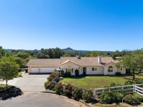 31301 Kira Pl, Valley Center, CA 92082