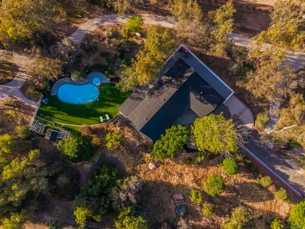 1002 Summer Glen Drive, Ramona, CA 92065