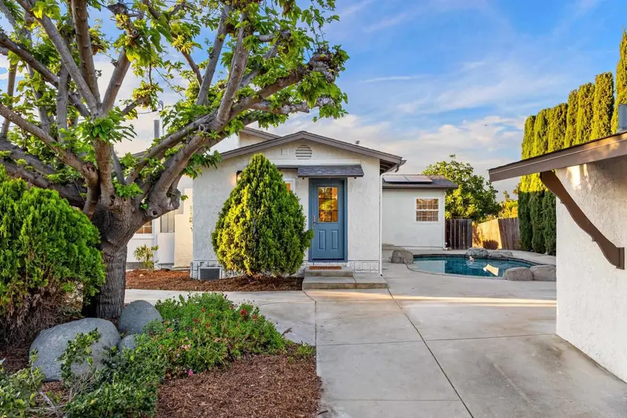 1510 Melrose Way, Vista, CA 92081 - #2