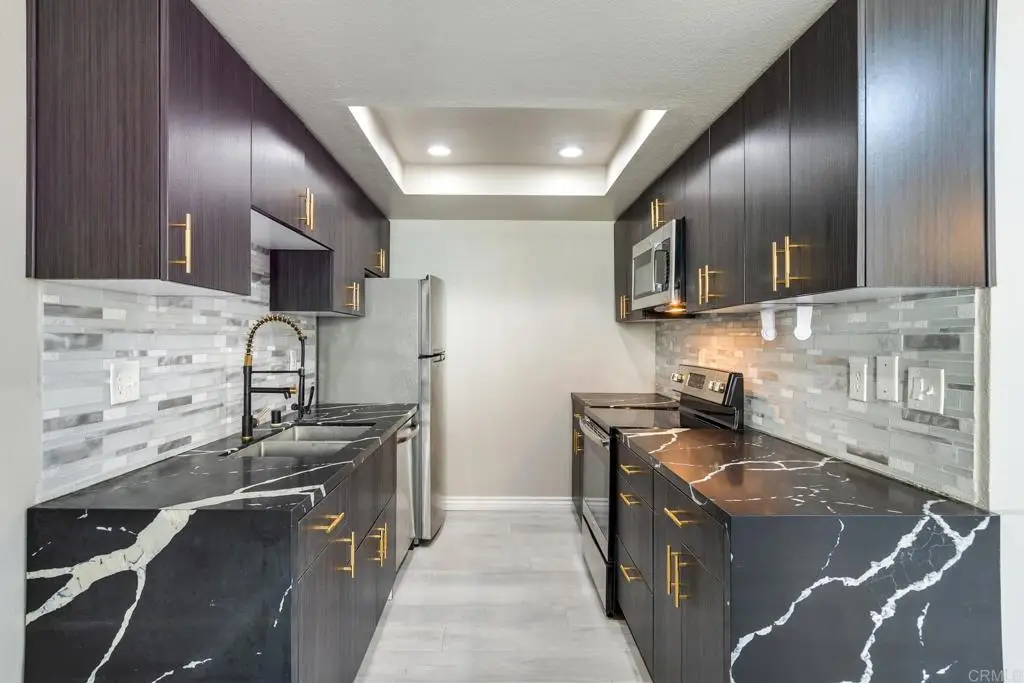 2828 Famosa Boulevard #104, San Diego, CA 92107 - #1