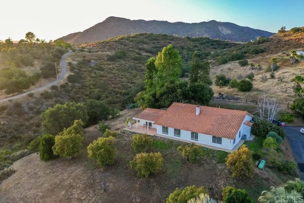 2073 Willow Glen Rd, Fallbrook, CA 92028 - #1