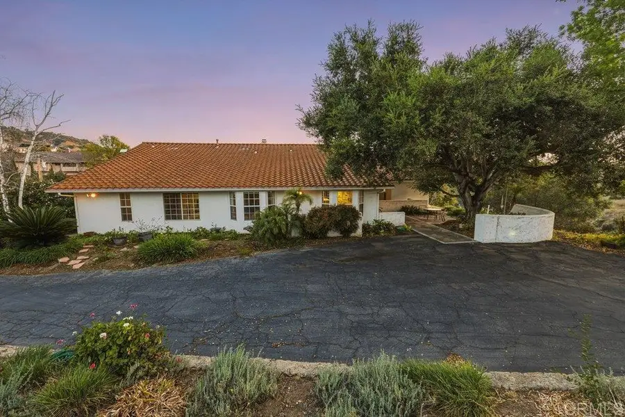 2073 Willow Glen Rd, Fallbrook, CA 92028 - #2