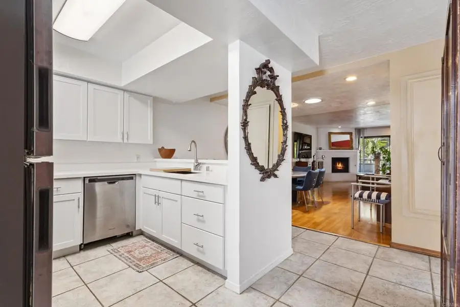 4055 Falcon St #202, San Diego, CA 92103 - #2