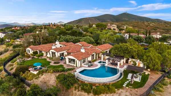 8062 Entrada De Luz E, San Diego, CA 92127