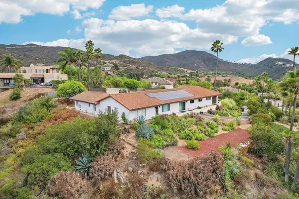 2068 Camino Culebra, Vista, CA 92084
