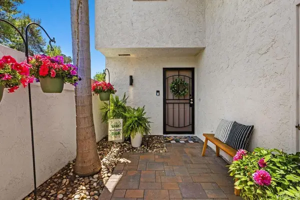 6551 Calle Valperizo, Carlsbad, CA 92009