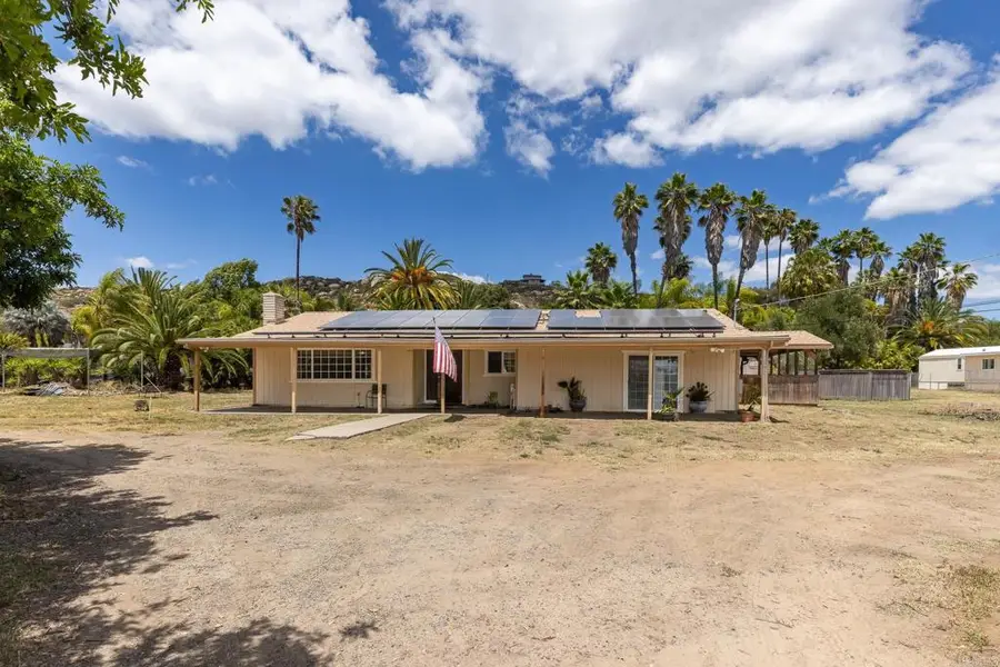 911 Davis Street, Ramona, CA 92065 - #2