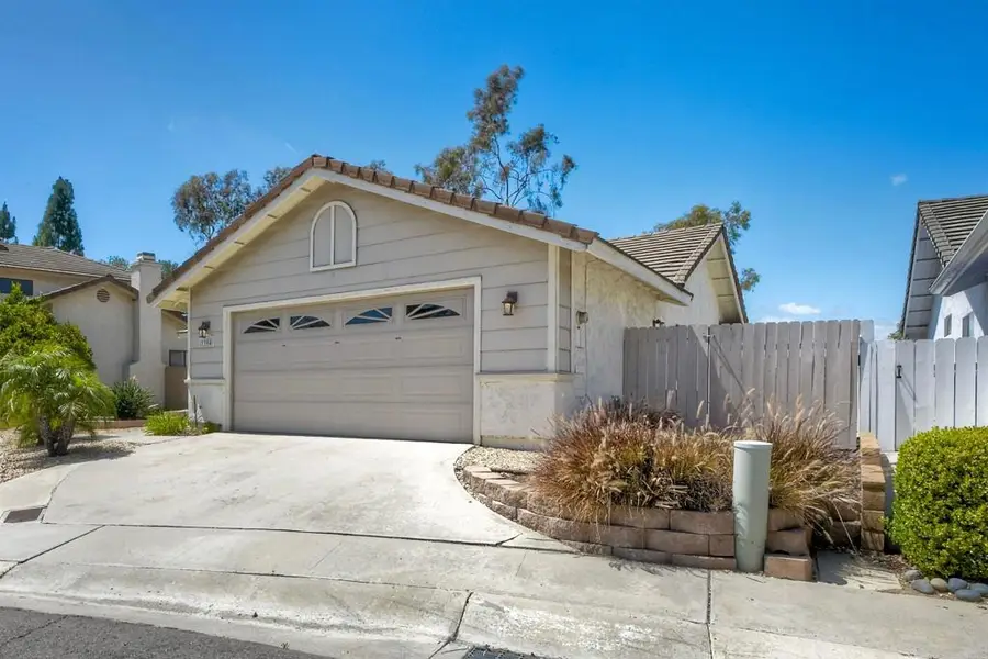 1394 Longfellow Rd, Vista, CA 92081 - #3