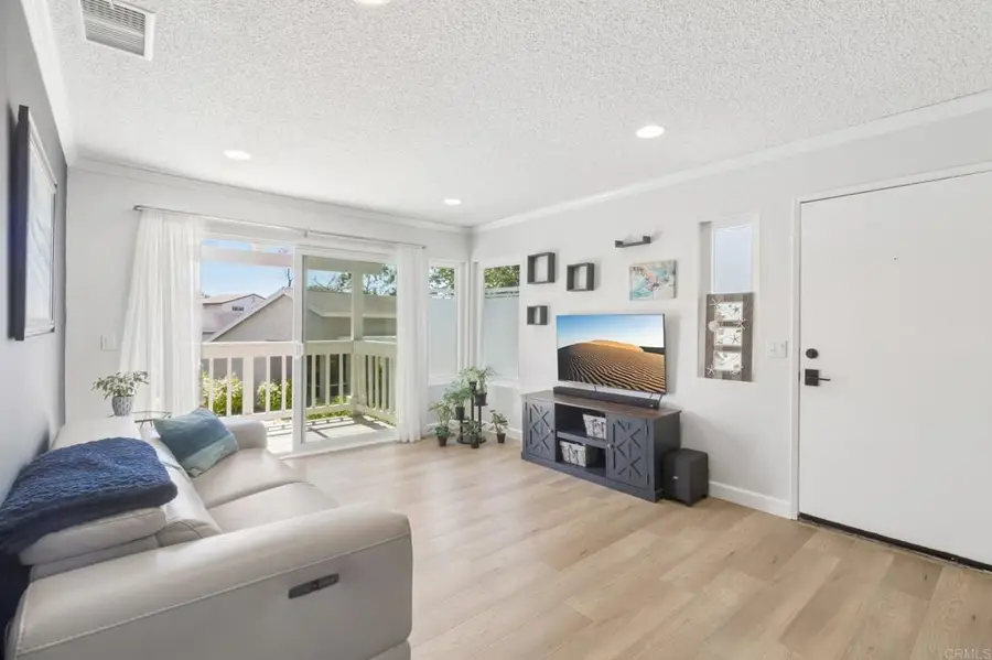 669 Diamond Way #235, Vista, CA 92083 - #3