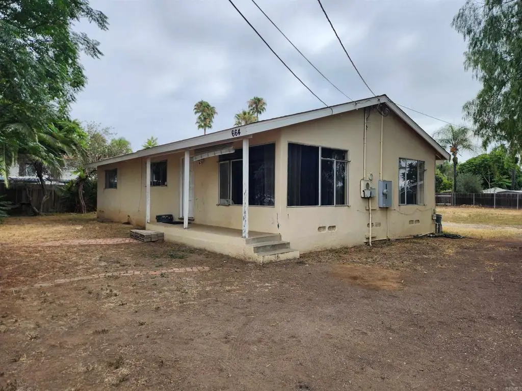 664 N Fig St, Escondido, CA 92025 - #1