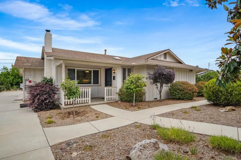 2211 Winterwarm Dr, Fallbrook, CA 92028 - #1