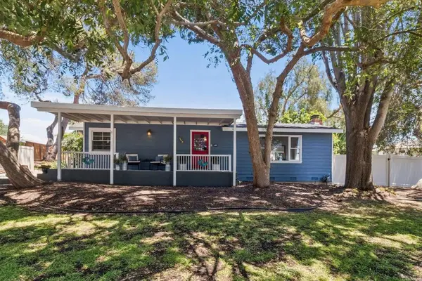 916 Sunset Dr, Vista, CA 92081