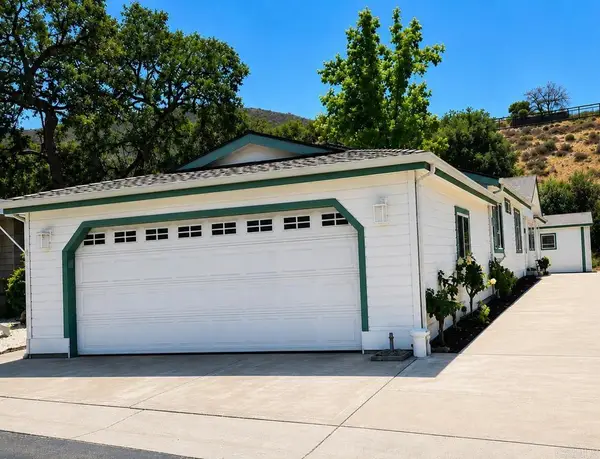 8975 Lawrence Welk Drive #5, Escondido, CA 92026