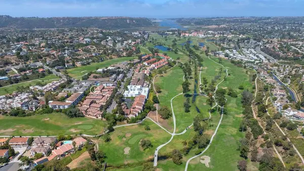 2569 Navarra Dr #C, Carlsbad, CA 92009