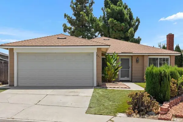 221 Henrietta Court, San Diego, CA 92114