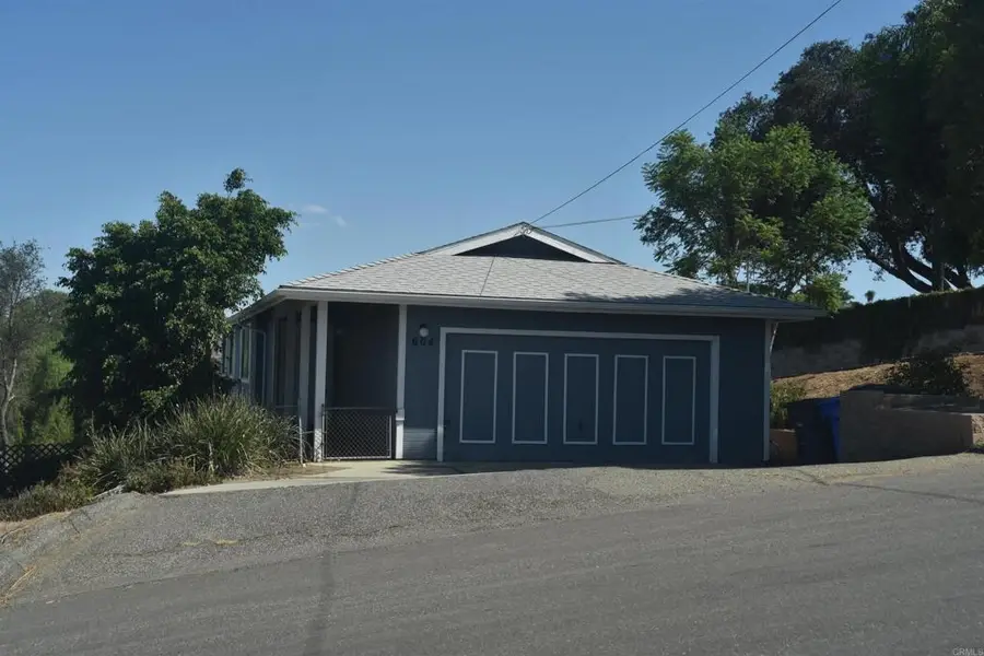 604 Porter Street, Fallbrook, CA 92028 - #3