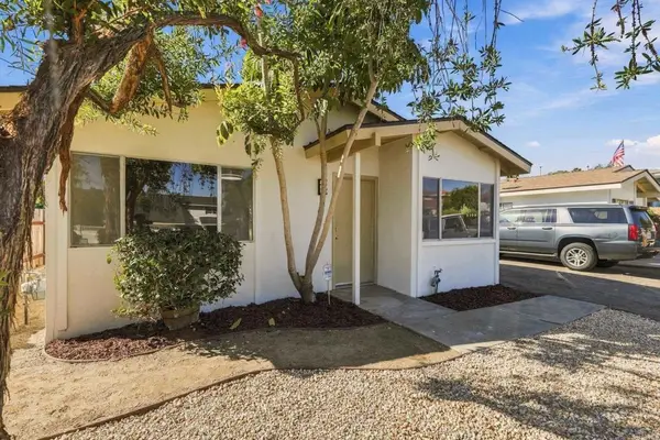 841 Arcadia Avenue, Vista, CA 92084