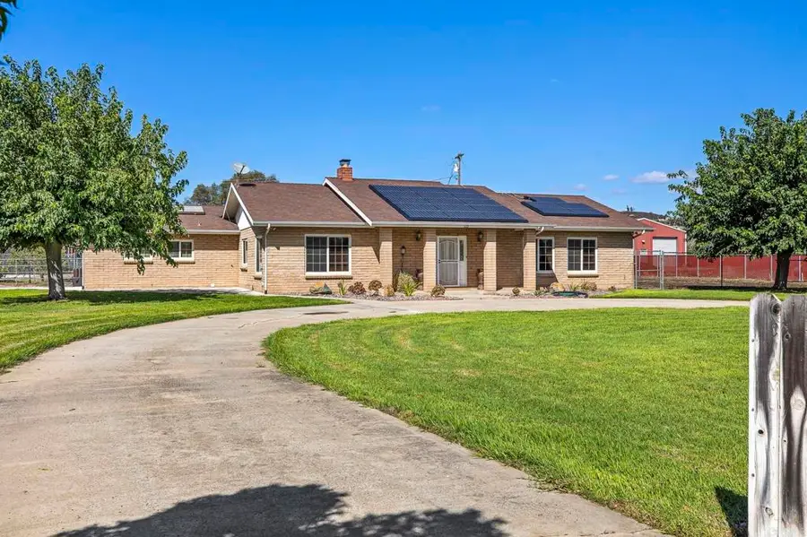 325 West Haverford, Ramona, CA 92065 - #2