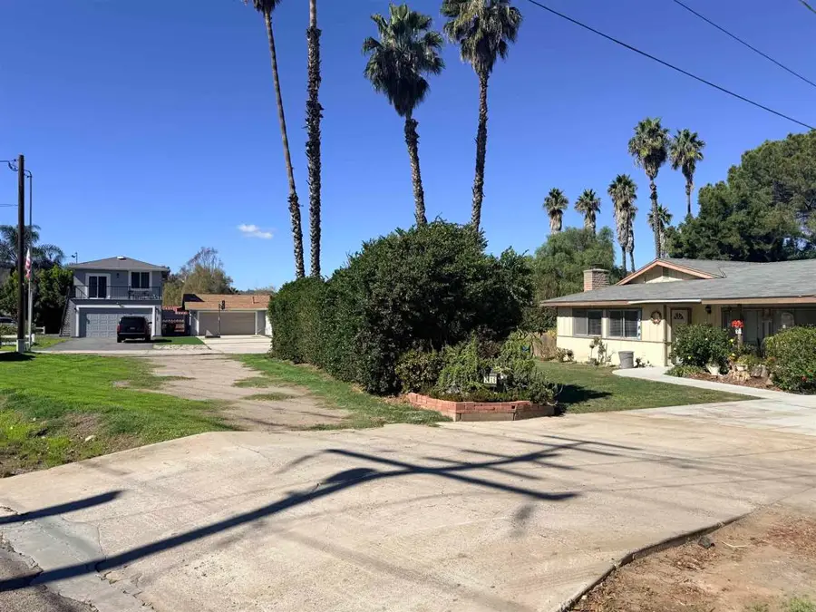 2016 Avenida Del Diablo, Escondido, CA 92029 - #2