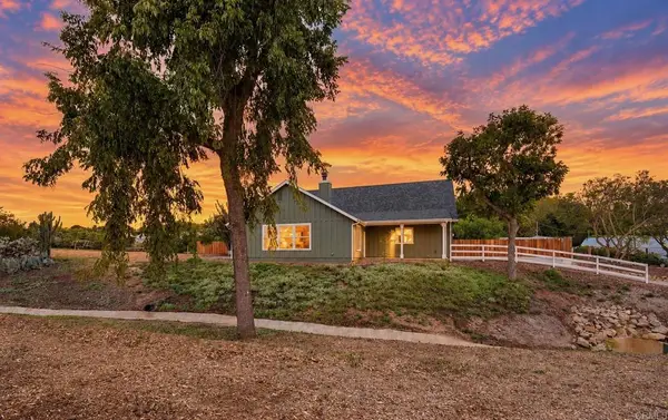 979 La Rueda, Vista, CA 92084