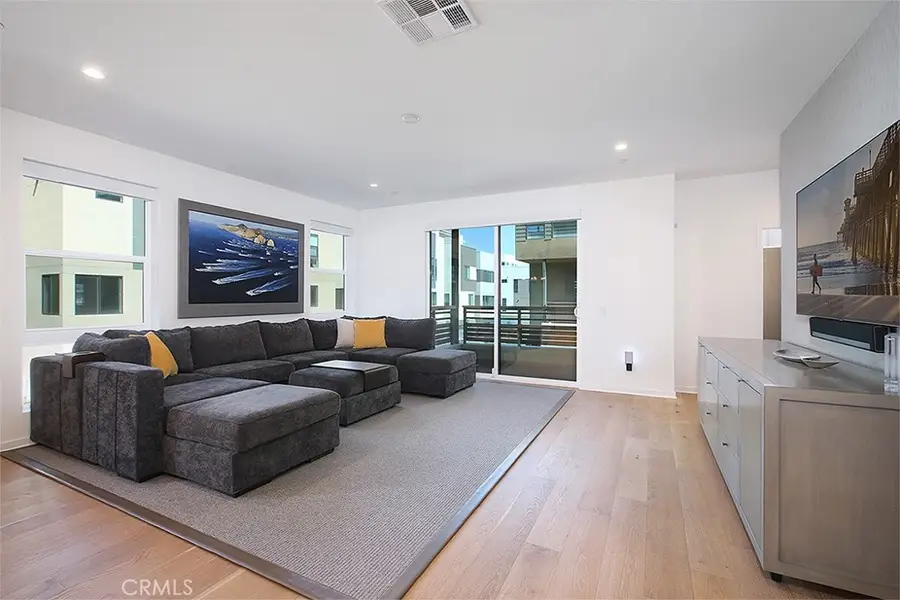 628 Cardiff Reef, Costa Mesa, CA 92627 - Image #3