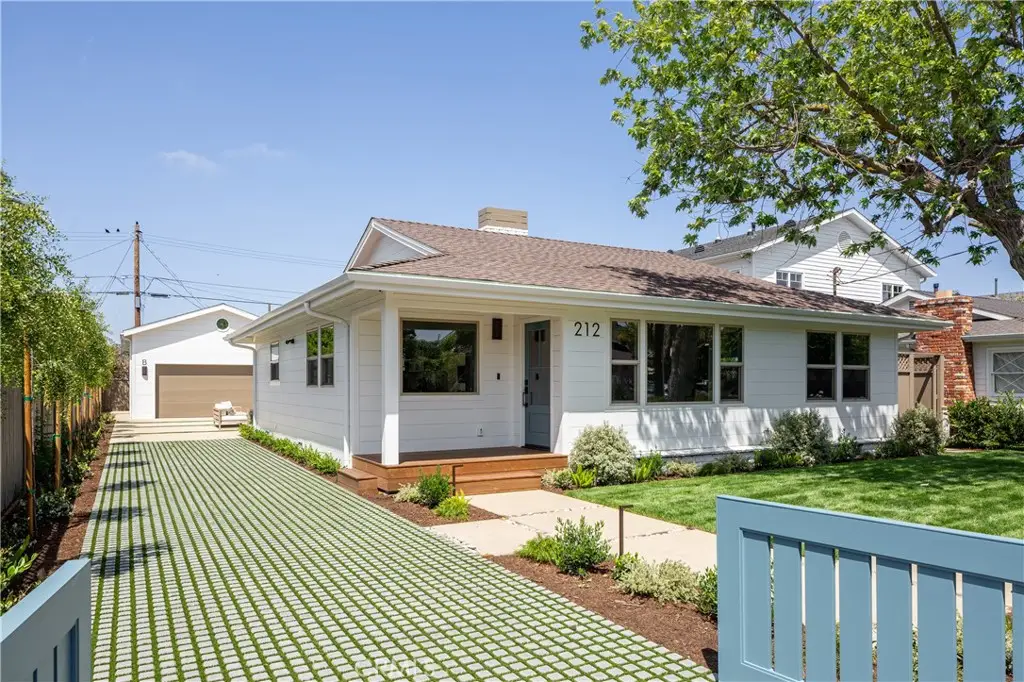 212 E 19th Street, Costa Mesa, CA 92627 - Image #1