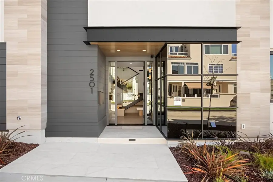 2501 Seaview Ave, Corona Del Mar, CA 92625 - Image #2