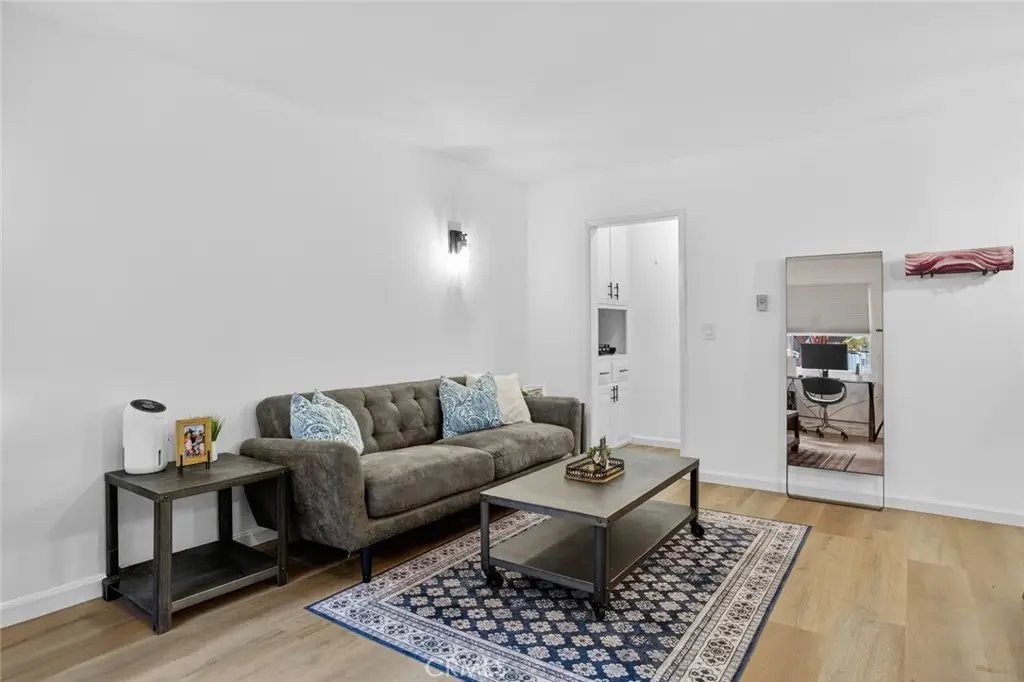 901 Linden Avenue #8, Long Beach, CA 90813 - Image #1