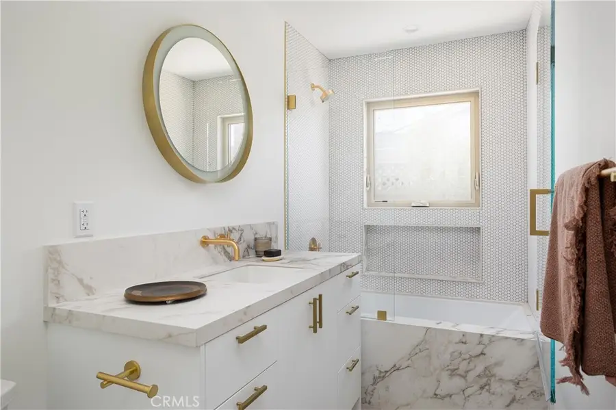 212 E 19th Street, Costa Mesa, CA 92627 - Image #3