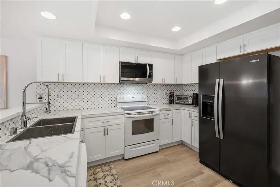 16 E Yale Loop #28, Irvine, CA 92604 - Image #3