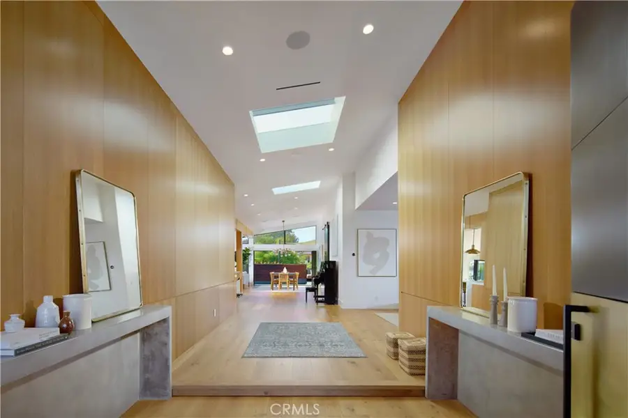 333 Milford Drive, Corona Del Mar, CA 92625 - Image #2