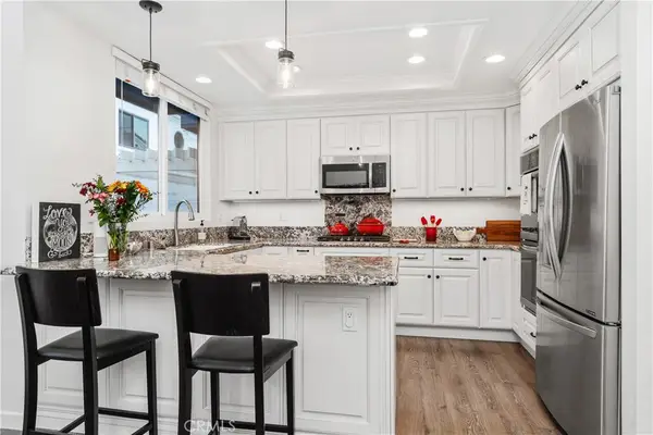 19451 Pompano Lane Lane #110, Huntington Beach, CA 92648