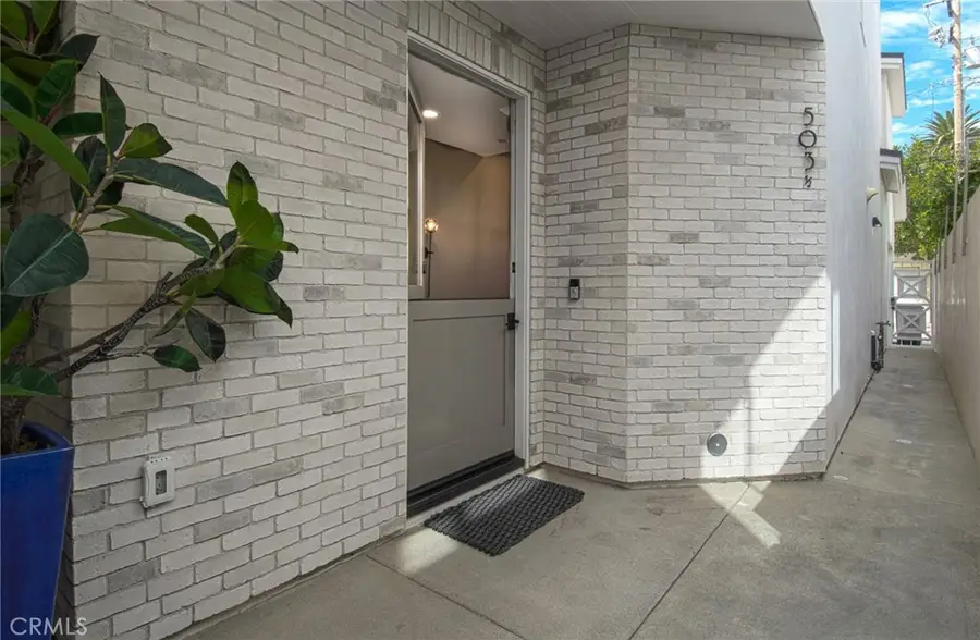 503 1/2 Poinsettia, Corona Del Mar, CA 92625 - Image #2