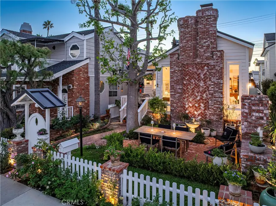 209 Diamond, Newport Beach, CA 92662 - #2