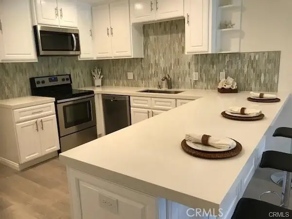 100 Scholz Plaza Ph1, Newport Beach, CA 92663