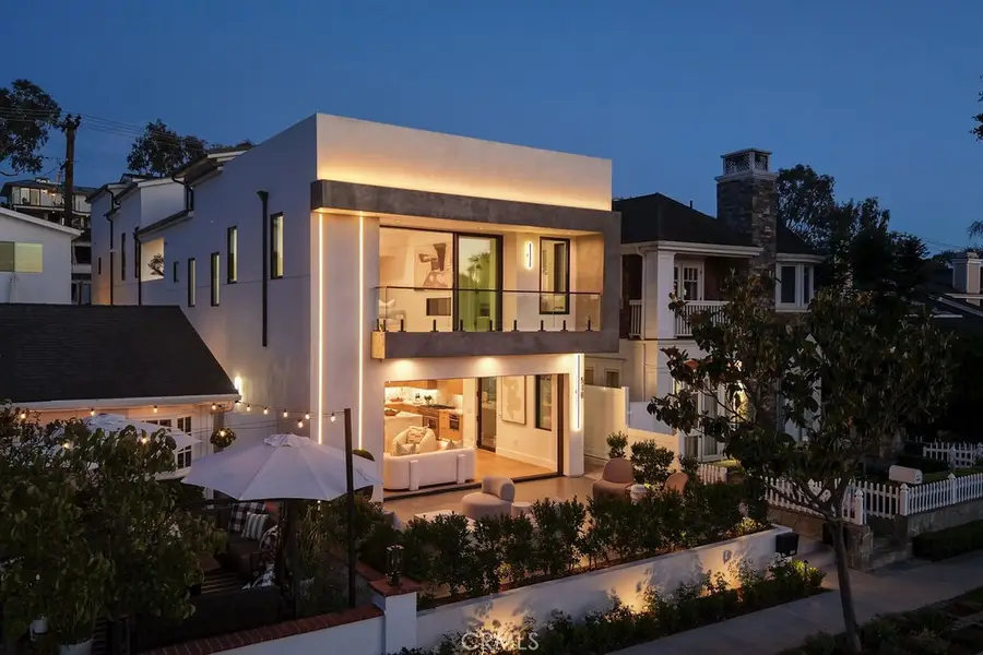 518 Poinsettia Avenue #B, Corona Del Mar, CA 92625 - #3
